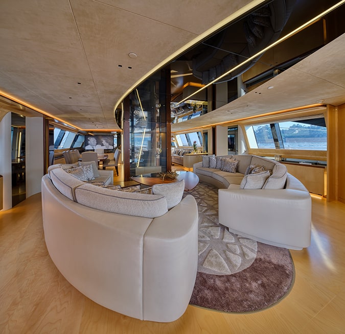 YACHT SEVEN 5