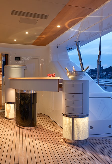 YACHT SEVEN 11